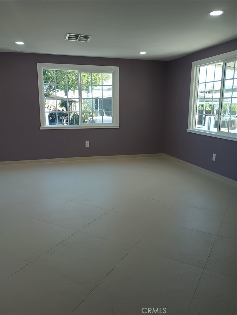 350 South Willow, Unit 134 Rialto, CA 92376 - Photo 3 of 22 Living room