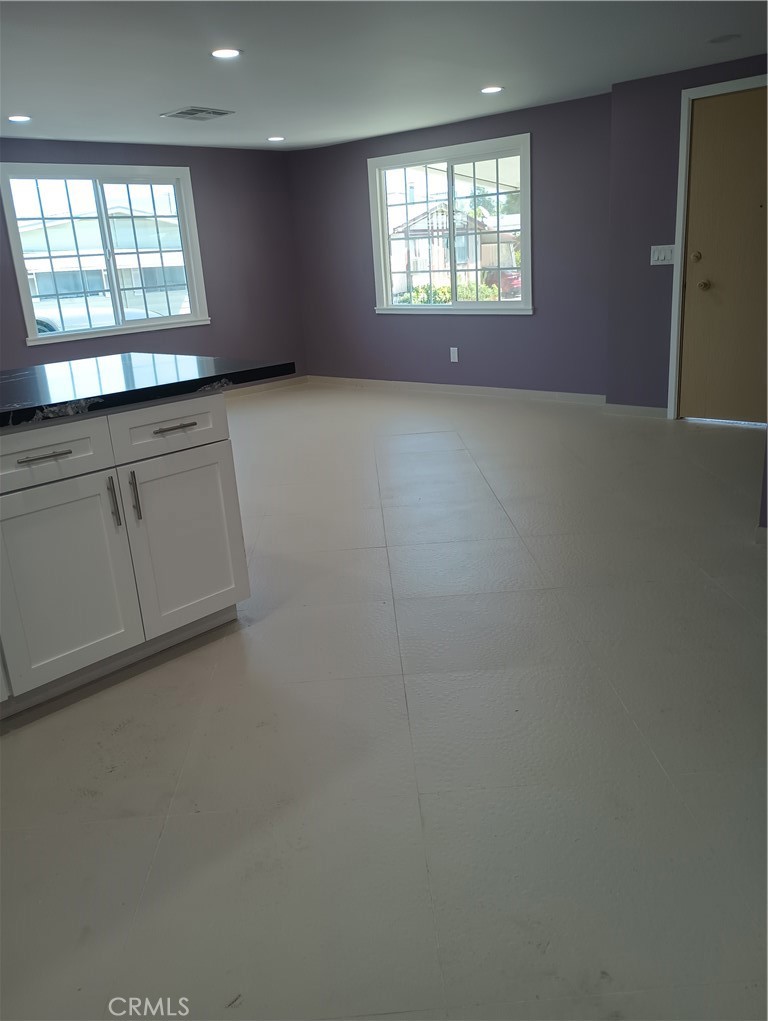 350 South Willow, Unit 134 Rialto, CA 92376 - Photo 4 of 22 Living room