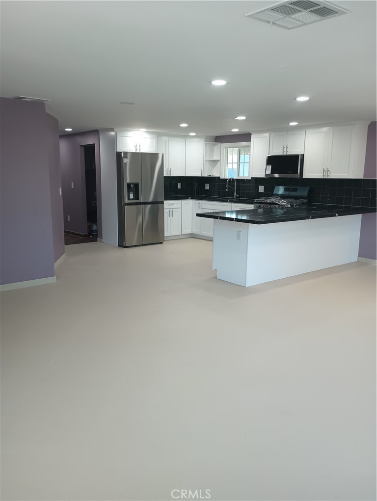 350 South Willow, Unit 134 Rialto, CA 92376 - Photo 9 of 22 Kitchen area