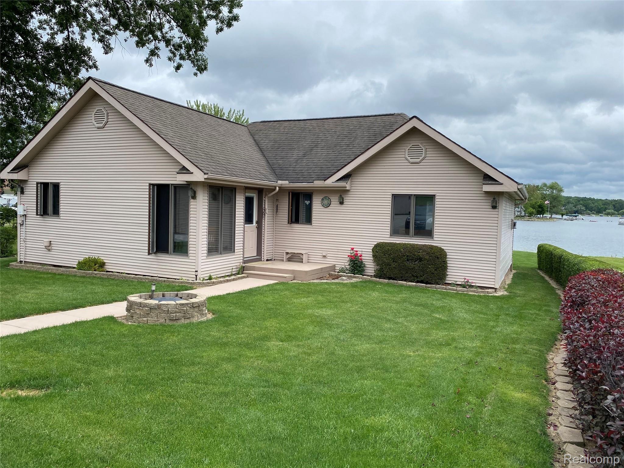 10516 Runyan Lake Road Fenton, MI 48430 - Photo 19 of 30 Back Of Home!
