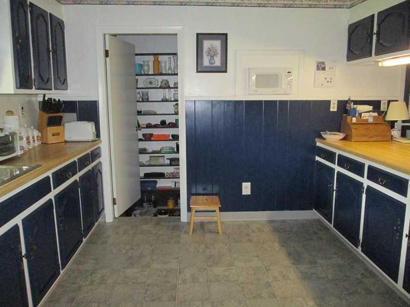 382 Congress Street Millinocket, ME 04462 - Photo 11 of 32 Kitchen.
