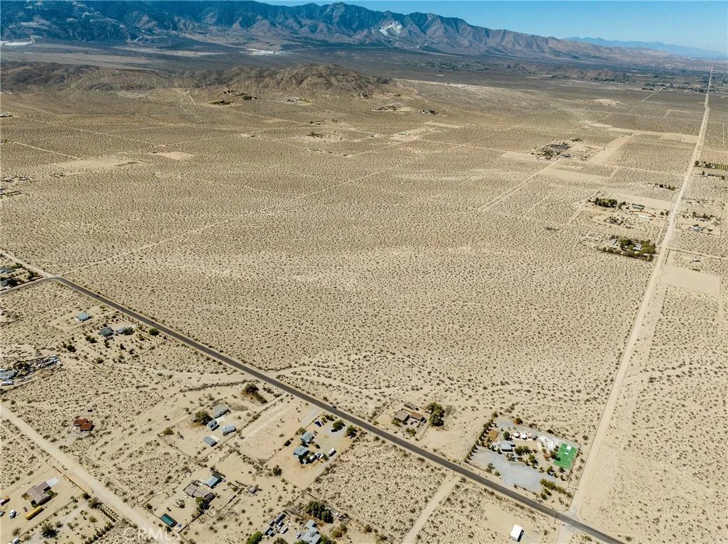 768 Visalia Lucerne Valley Lucerne Valley, CA 92356 - Photo 2 of 7 a view of a walk in the ocean