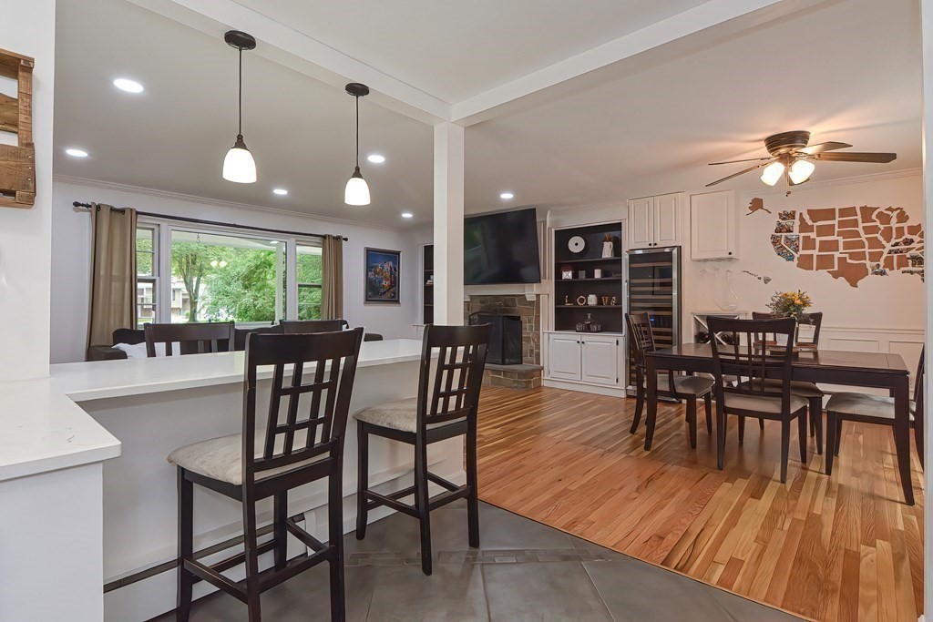 32 Colonial Road Sutton, MA 01590 - Photo 8 of 42 Gallery Image 8