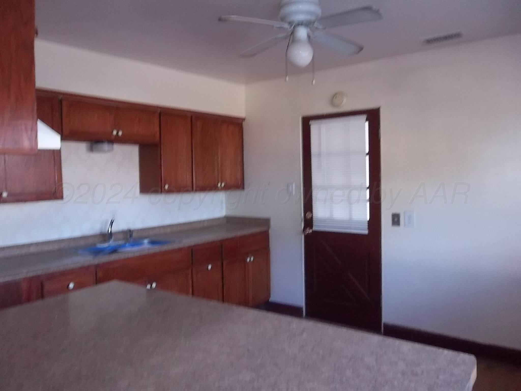 6003 Linden Lane Amarillo, TX 79106 - Photo 12 of 20 102_2024