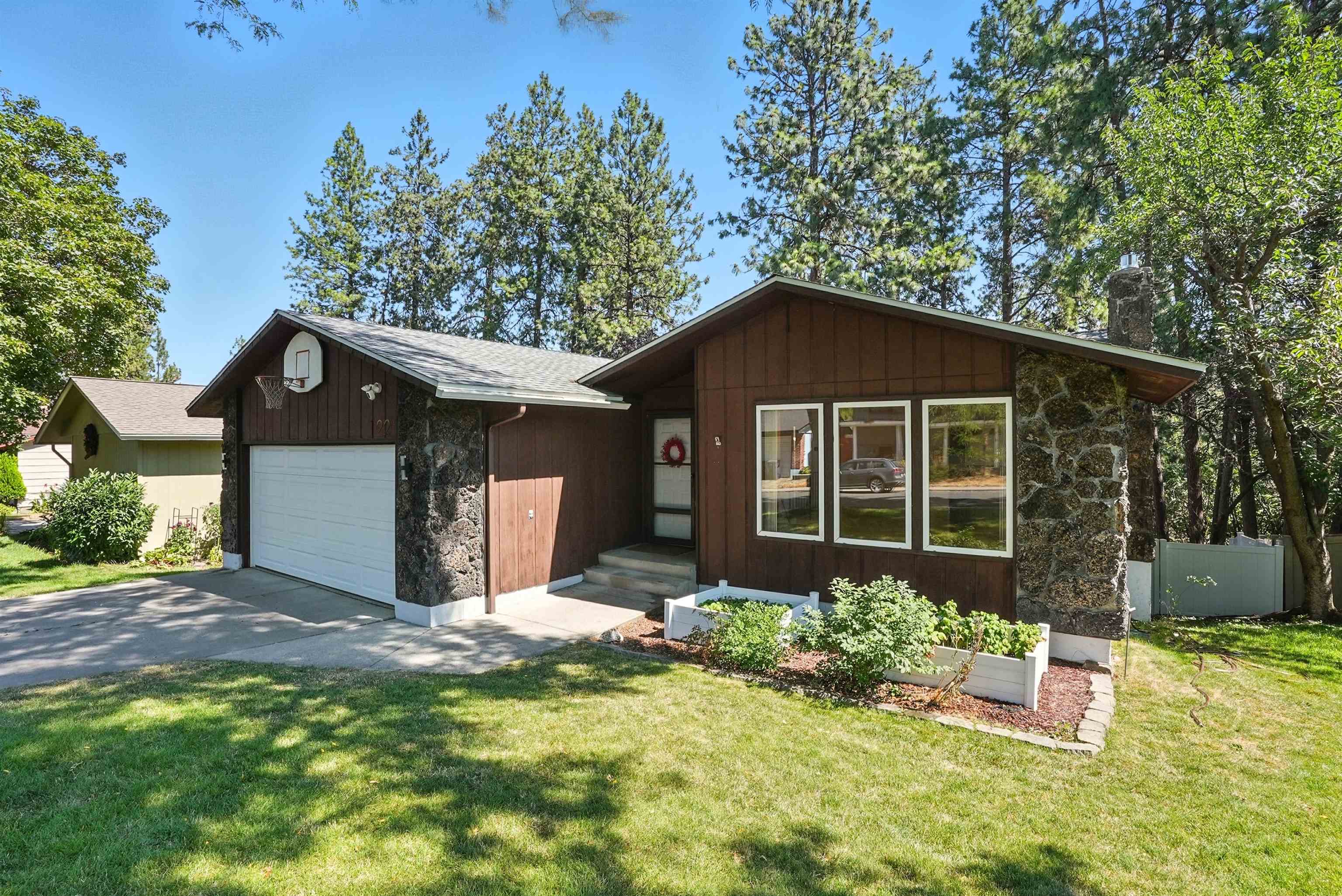 1225 South Ferrall Court Spokane, WA 99202 - Photo 2 of 42