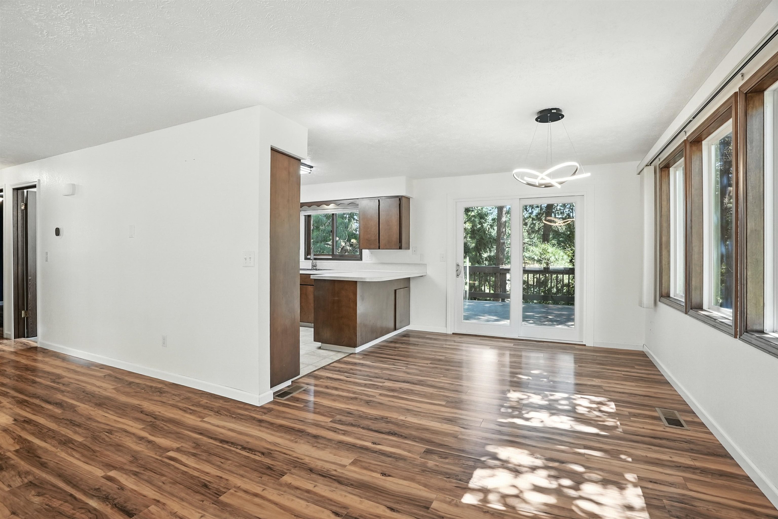 1225 South Ferrall Court Spokane, WA 99202 - Photo 9 of 42