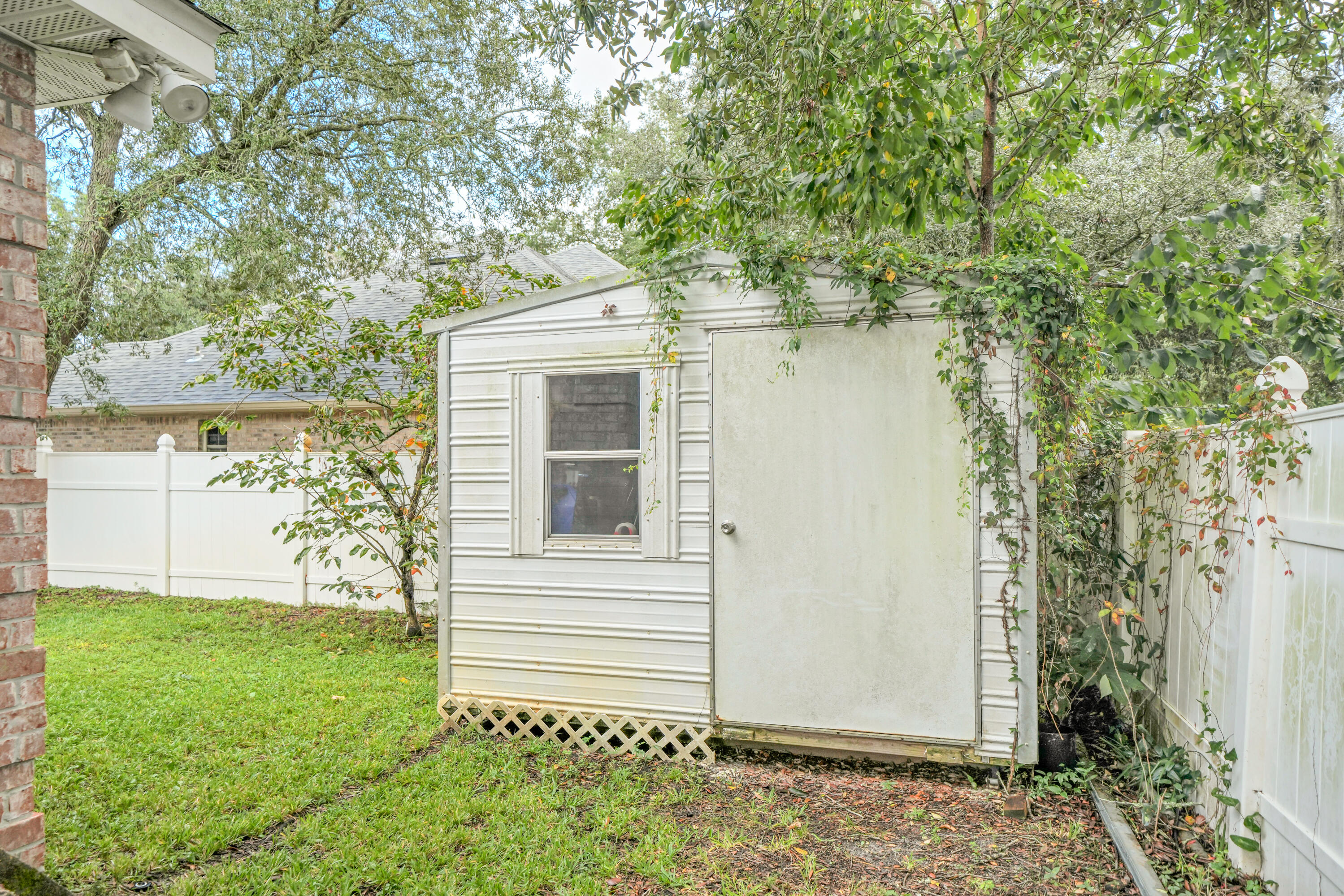 98 Point Comfort Road Mary Esther, FL 32569 - Photo 45 of 46 DSC00456