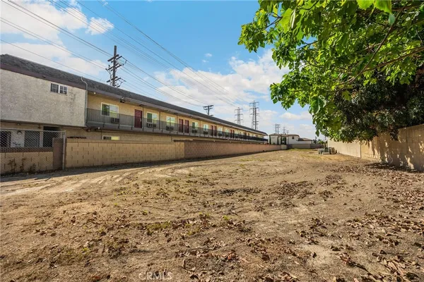 $550,000 | 8826 Artesia Boulevard, Bellflower, CA 90706
