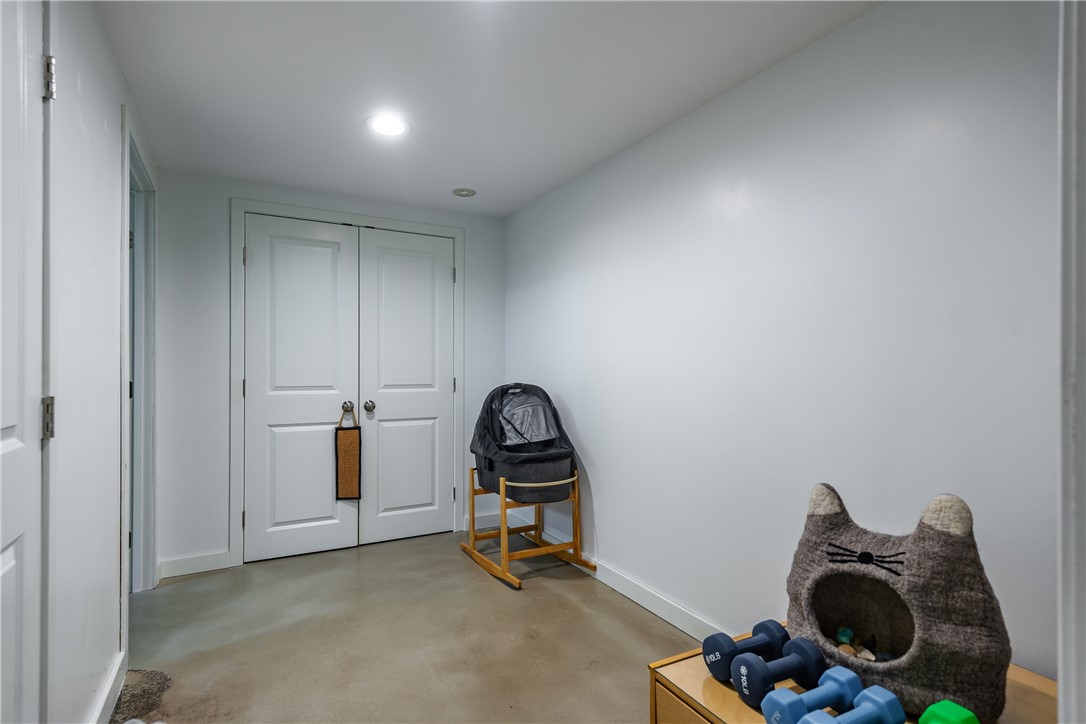 76 Blaisdell Avenue Pawtucket, RI 02860 - Photo 43 of 49