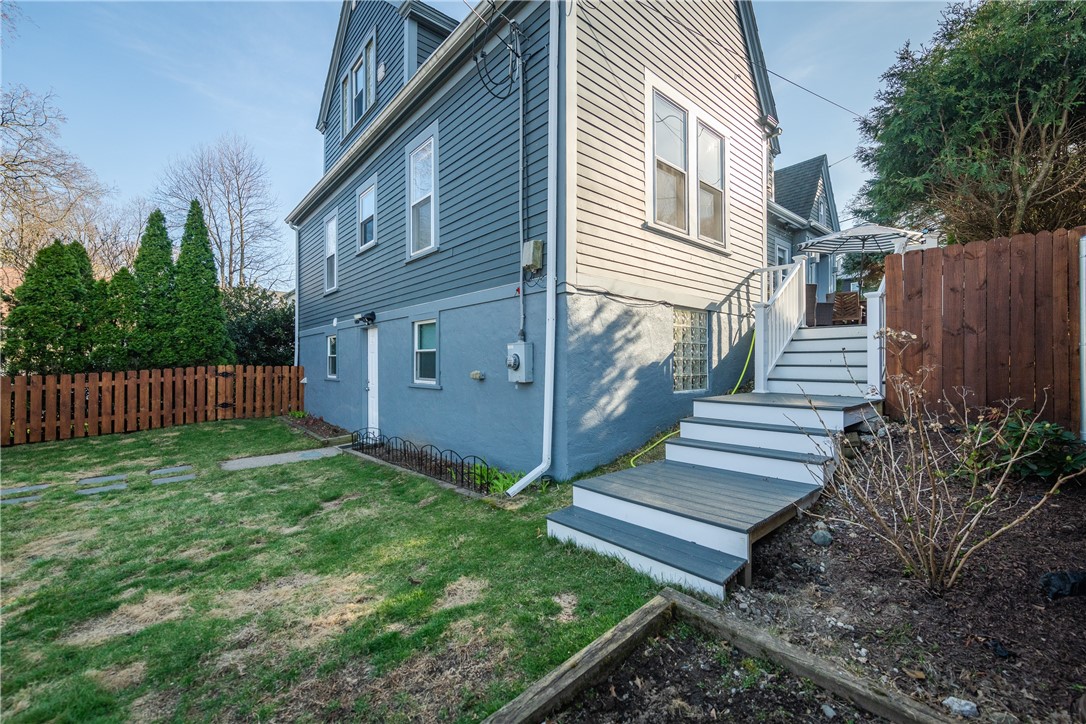 76 Blaisdell Avenue Pawtucket, RI 02860 - Photo 45 of 49