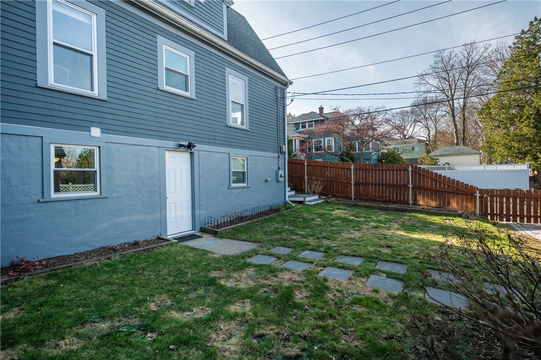 76 Blaisdell Avenue Pawtucket, RI 02860 - Photo 47 of 49