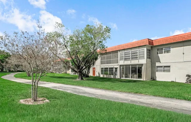$99,000 | 33 Abbey Lane, Unit 103, Delray Beach, FL 33446