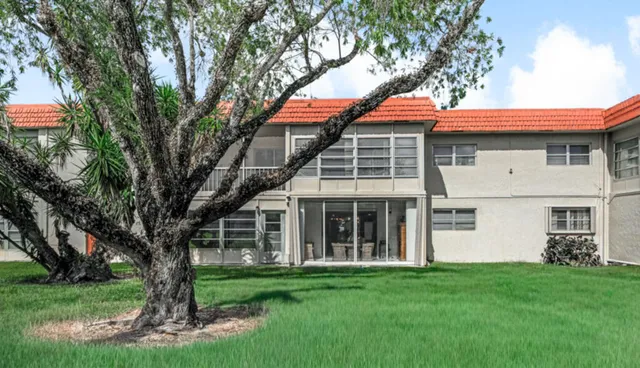 $99,000 | 33 Abbey Lane, Unit 103, Delray Beach, FL 33446