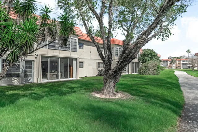 $99,000 | 33 Abbey Lane, Unit 103, Delray Beach, FL 33446