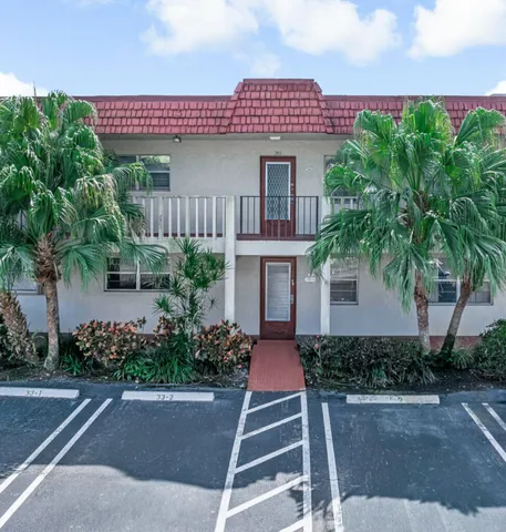 $99,000 | 33 Abbey Lane, Unit 103, Delray Beach, FL 33446