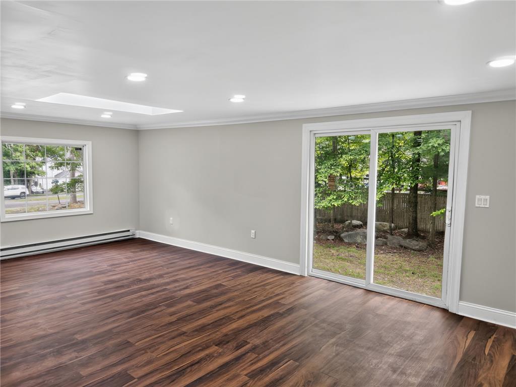 229 Pocono Boulevard Bushkill, PA 18324 - Photo 7 of 37