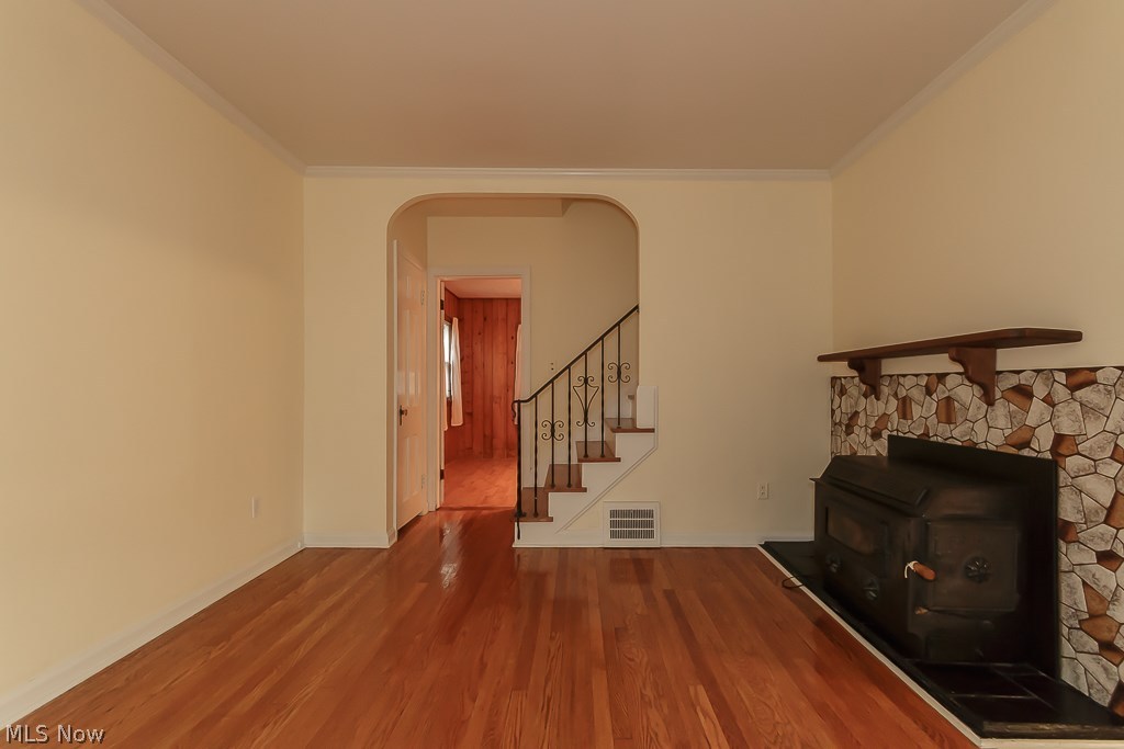 1271 Avondale Road Cleveland, OH 44121 - Photo 27 of 35 12x14 Living room with hardwood floors