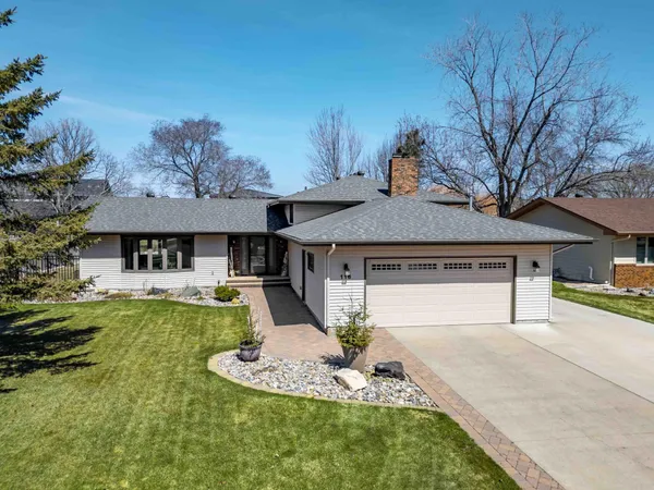 $499,900 | 116 35th Avenue Northeast, Fargo, ND 58102