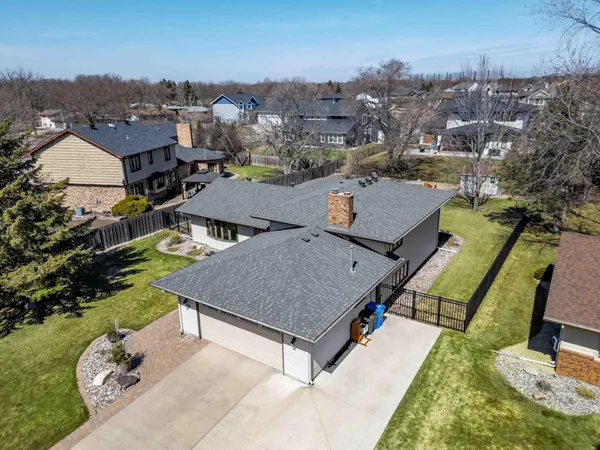 $499,900 | 116 35th Avenue Northeast, Fargo, ND 58102