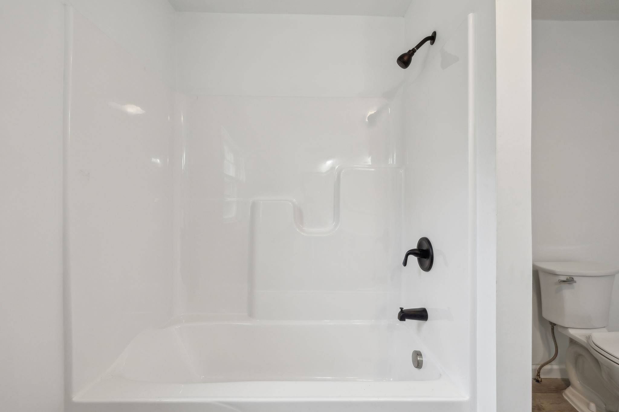 502 Browns Road Lafayette, TN 37083 - Photo 26 of 50 a close view of a bathtub in bathroom