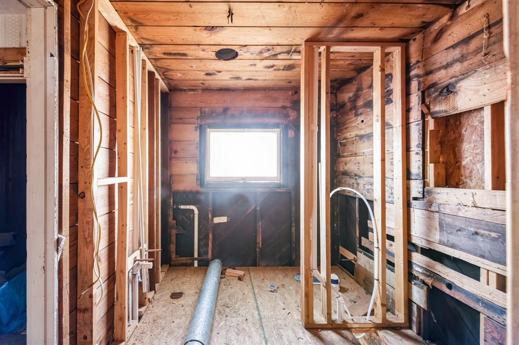 404 Forrest Avenue Cleburne, TX 76033 - Photo 16 of 27 View of misc room