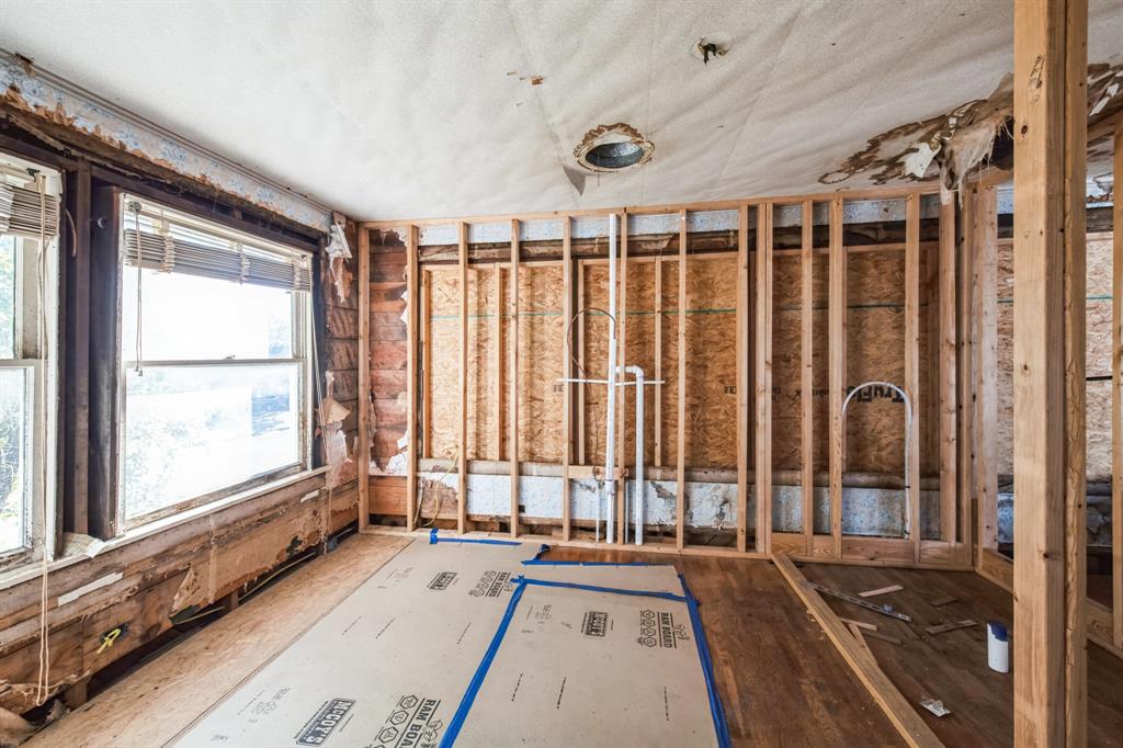 404 Forrest Avenue Cleburne, TX 76033 - Photo 18 of 27 View of misc room