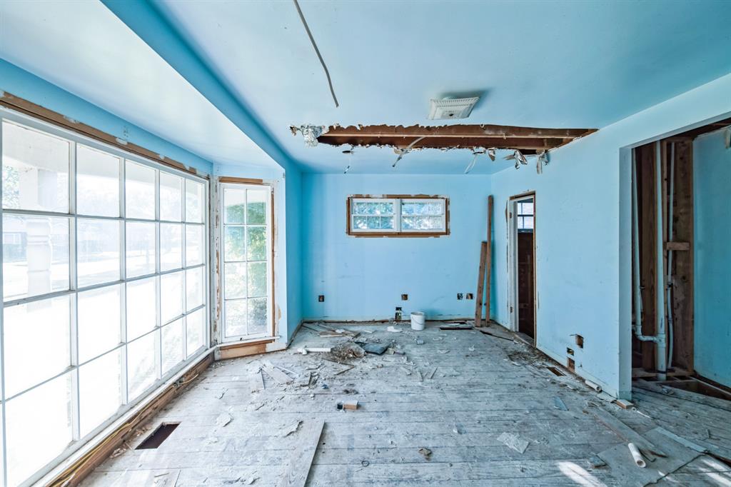 404 Forrest Avenue Cleburne, TX 76033 - Photo 7 of 27 View of empty room