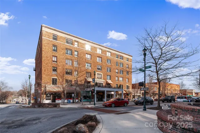 $339,000 | 538 North Main Street, Unit 519 518 520, Hendersonville, NC 28792