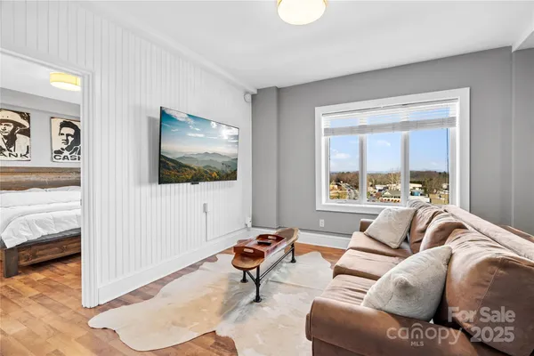 $339,000 | 538 North Main Street, Unit 519 518 520, Hendersonville, NC 28792