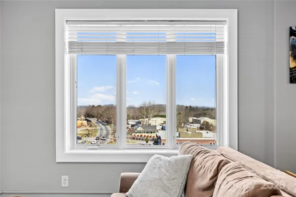 $339,000 | 538 North Main Street, Unit 519 518 520, Hendersonville, NC 28792