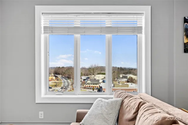 $339,000 | 538 North Main Street, Unit 519 518 520, Hendersonville, NC 28792