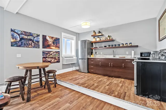 $339,000 | 538 North Main Street, Unit 519 518 520, Hendersonville, NC 28792