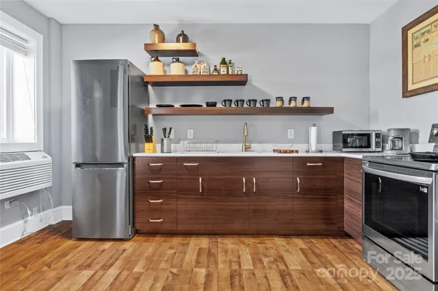 $339,000 | 538 North Main Street, Unit 519 518 520, Hendersonville, NC 28792