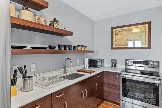 $339,000 | 538 North Main Street, Unit 519 518 520, Hendersonville, NC 28792