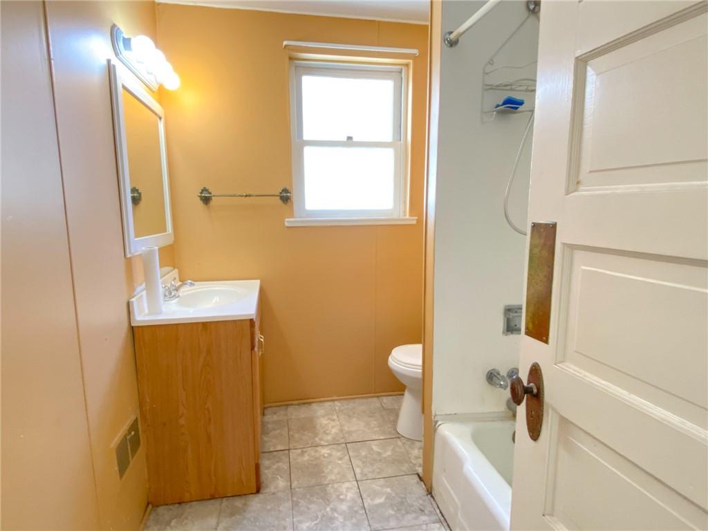 5424 Howe Street Pittsburgh, PA 15232 - Photo 17 of 25 Gallery Image 17