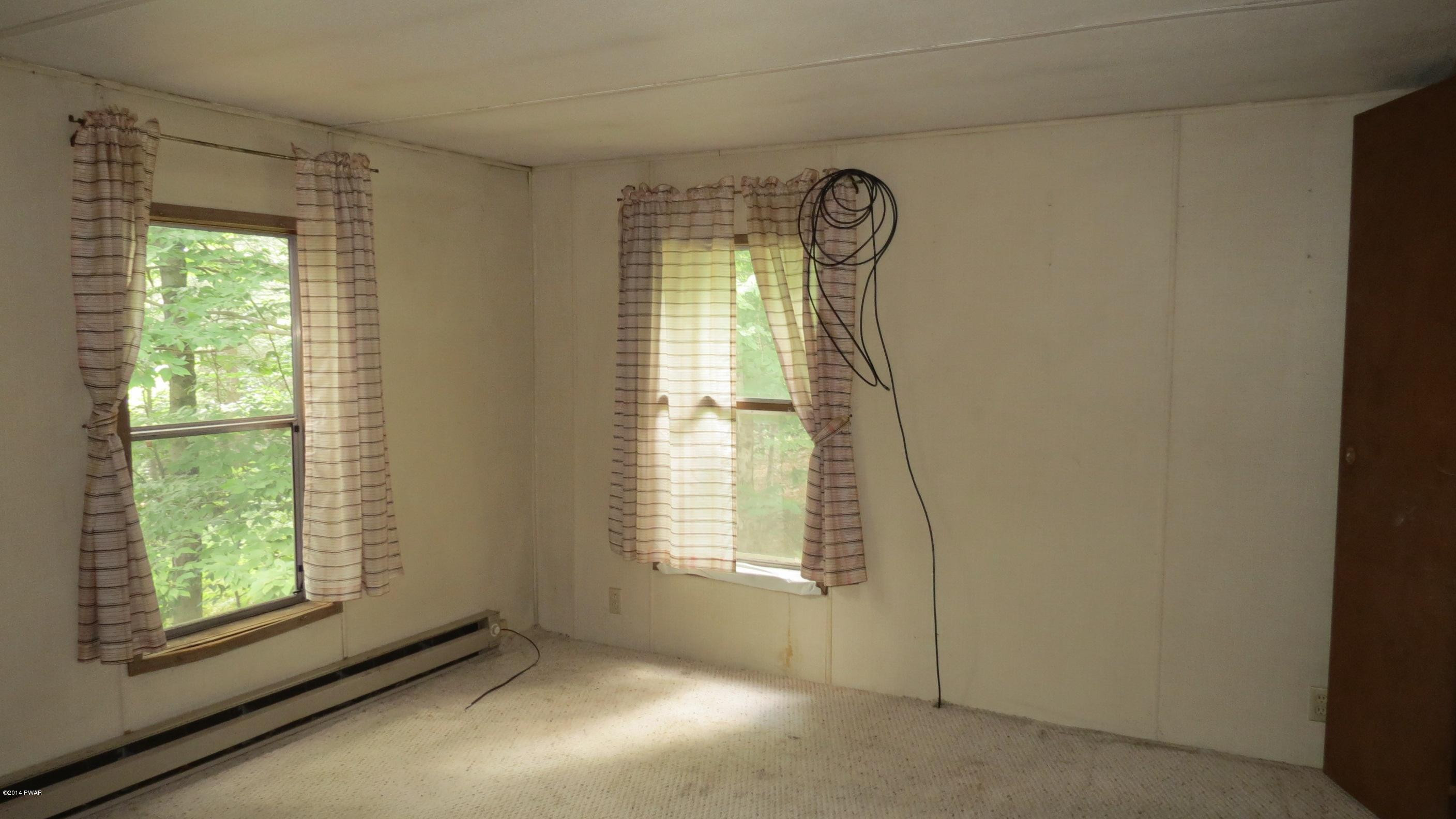 193 Creek Road Greentown, PA 18426 - Photo 7 of 11 Gallery Image 7