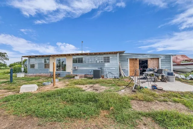 a kitchen with stainless steel appliances granite countertop lots of counter top space