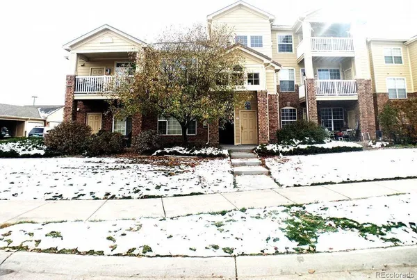 $1,820 | 5765 North Genoa Way, Unit 1305, Aurora, CO 80019