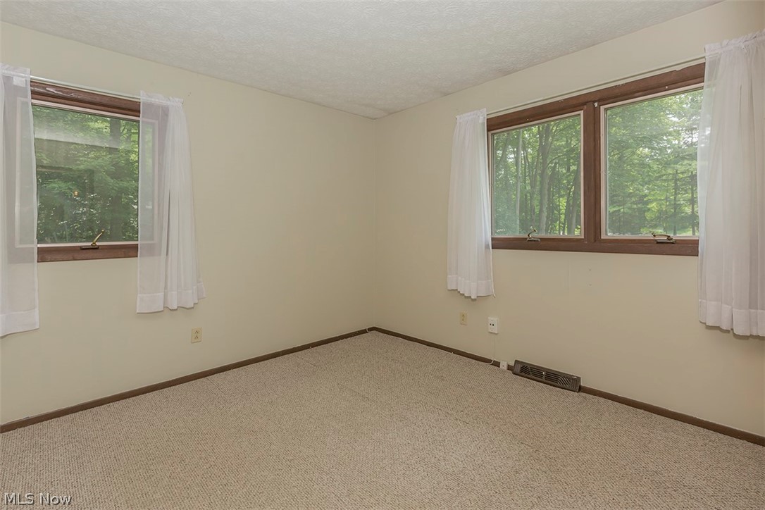 14860 Georgia Road Middlefield, OH 44062 - Photo 24 of 35