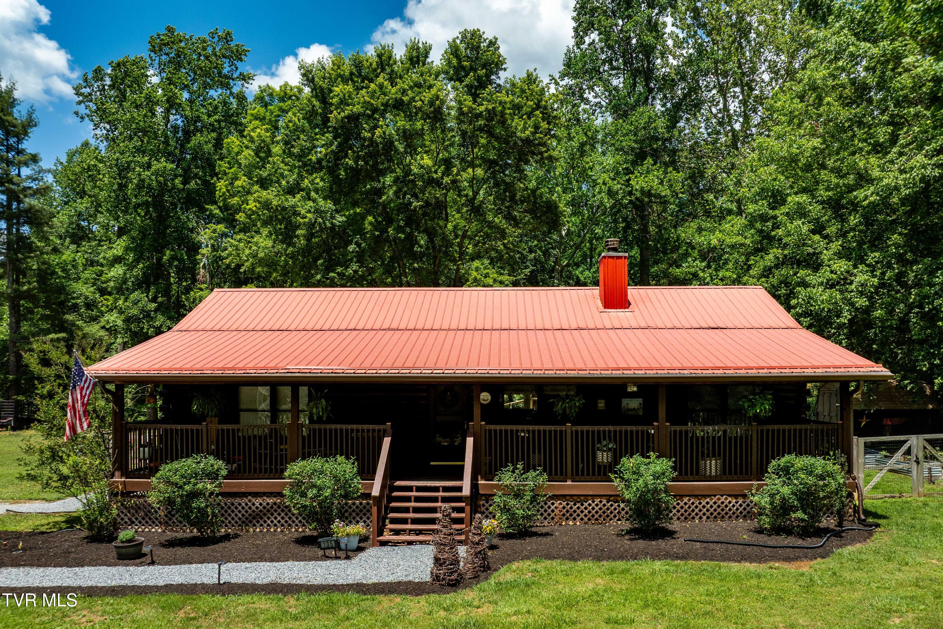 135 Grindstaff Hollow Road Elizabethton, TN 37643 - Photo 2 of 116 135 Grindstaff Hollow (11 of 83)