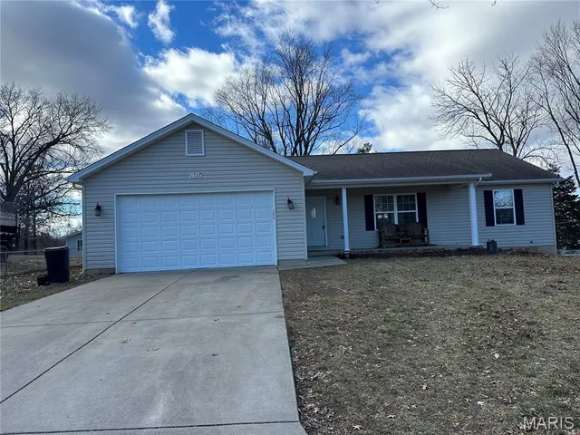 $2,300 | 1707 Wakefield Drive, St. Peters, MO 63376