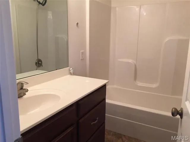 $2,300 | 1707 Wakefield Drive, St. Peters, MO 63376