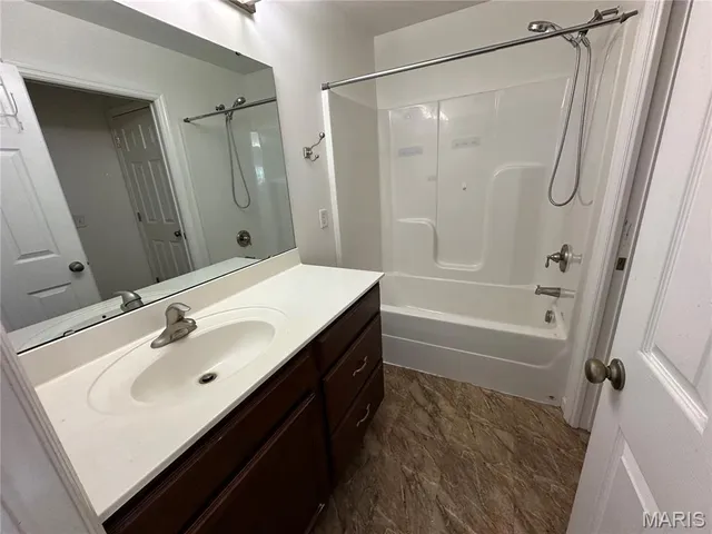 $2,300 | 1707 Wakefield Drive, St. Peters, MO 63376