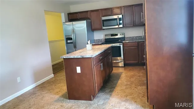 $2,300 | 1707 Wakefield Drive, St. Peters, MO 63376