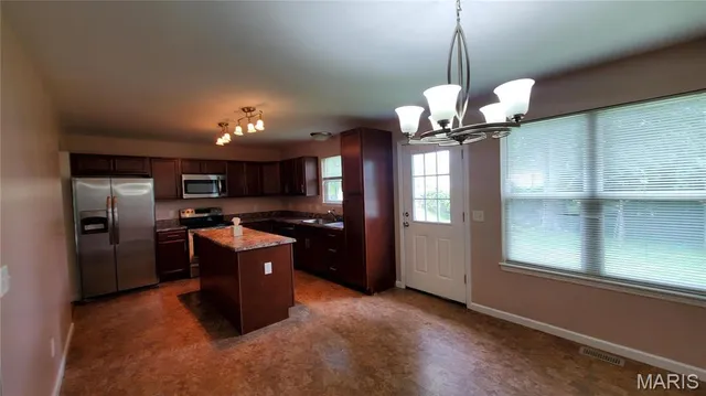 $2,300 | 1707 Wakefield Drive, St. Peters, MO 63376