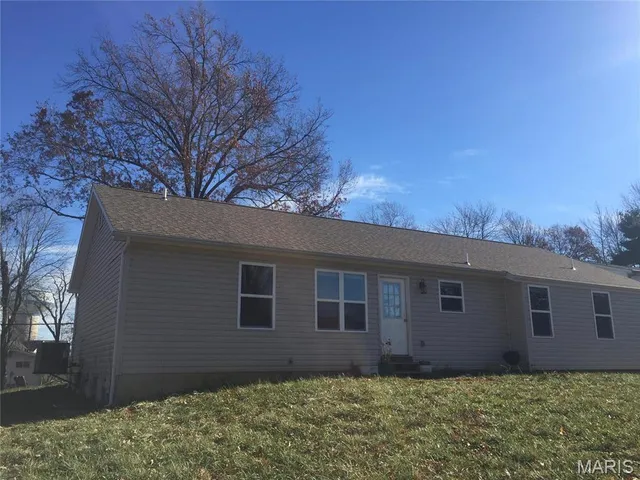 $2,300 | 1707 Wakefield Drive, St. Peters, MO 63376