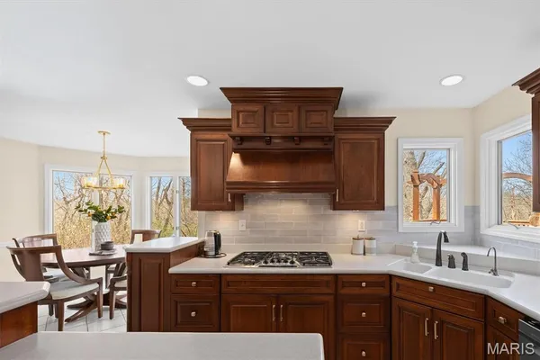 $595,000 | 9 Hunters Point, O'Fallon, IL 62269