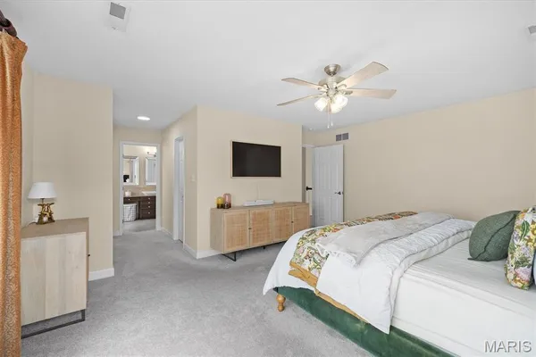 $595,000 | 9 Hunters Point, O'Fallon, IL 62269