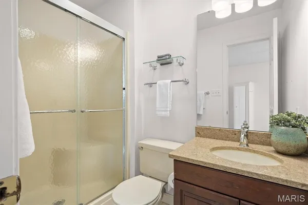 $595,000 | 9 Hunters Point, O'Fallon, IL 62269