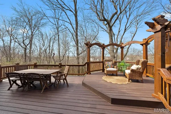 $595,000 | 9 Hunters Point, O'Fallon, IL 62269